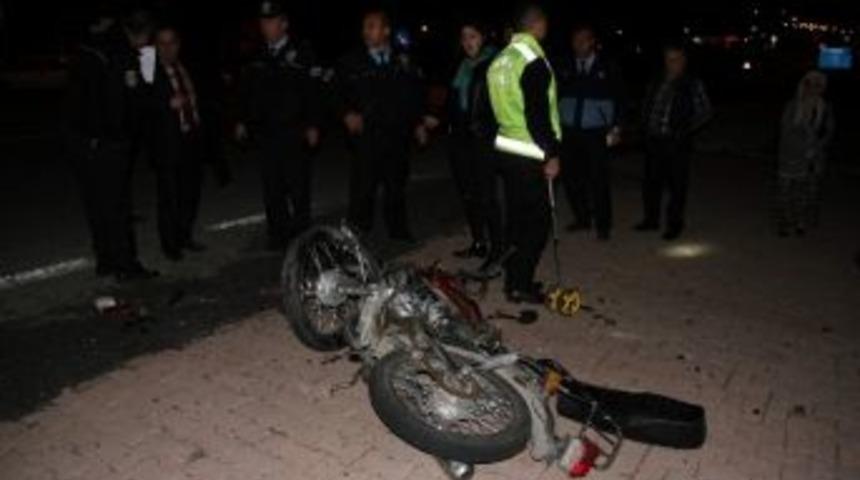 Nevşehir&rsquo;de Otomobil İle Motosiklet &Ccedil;arpıştı: 2 Yaralı