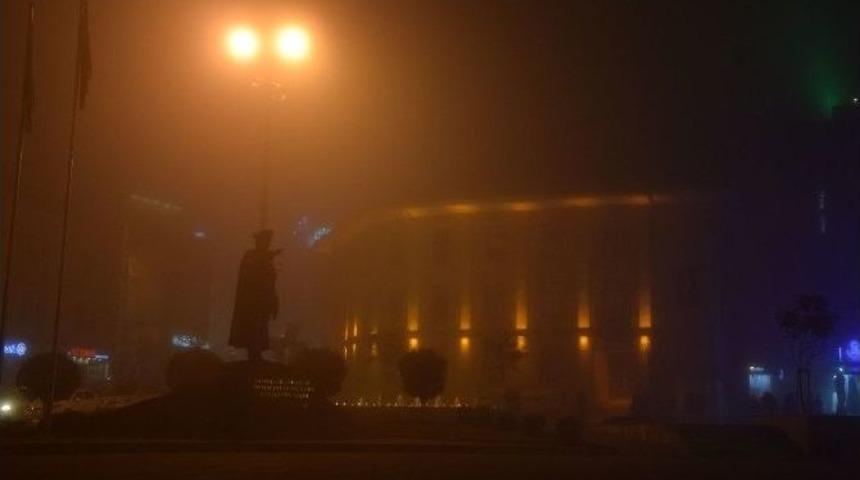 Karadeniz Sahil Yolu Sisle Kaplandı