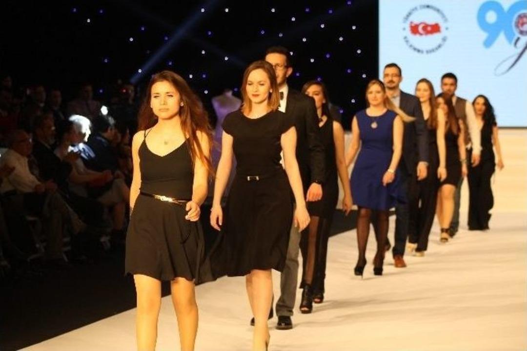 &Uuml;nl&uuml; Mankenler Denizli&rsquo;nin Tekstil &Uuml;r&uuml;nlerini Sergiledi