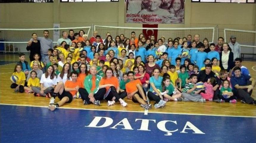 D&uuml;nya Voleybol G&uuml;n&uuml; Dat&ccedil;a&rsquo;da Kutlandı