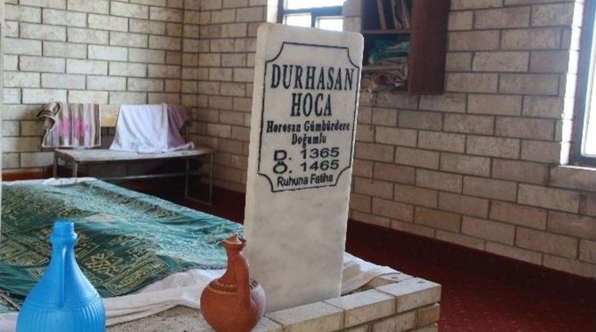 (&ouml;zel) Hasan Dede T&uuml;rbesi Ziyaret&ccedil;i Akınına Uğruyor