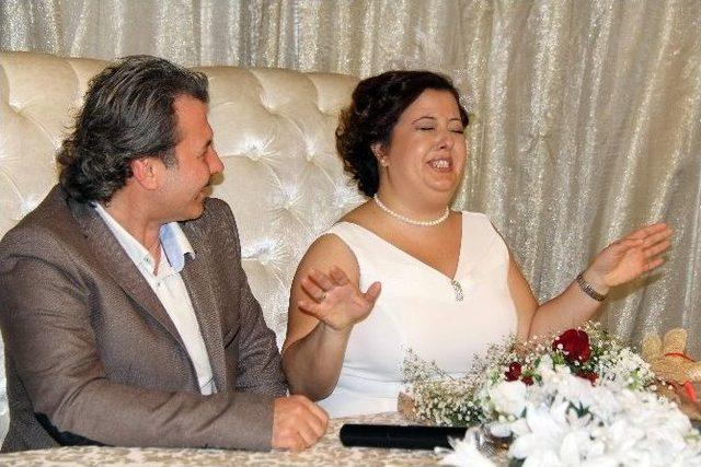 (&ouml;zel Haber) Gelin Nikah Masasında G&uuml;lme Krizine Girerse 2