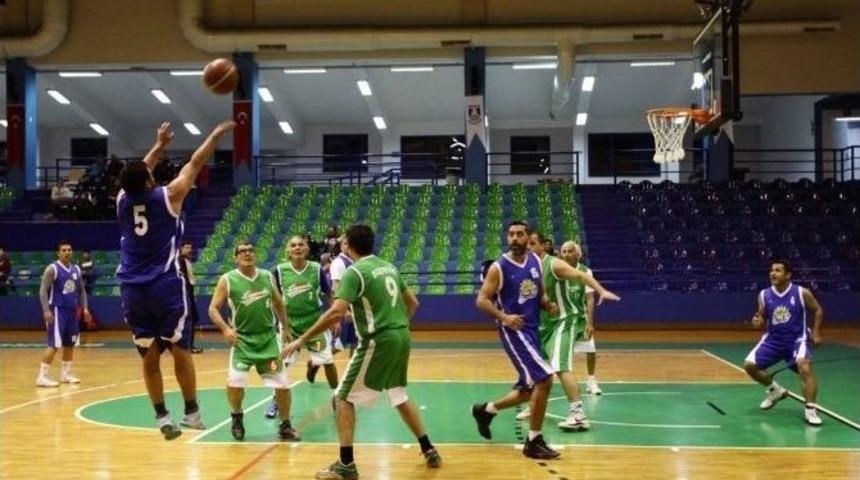 Veteran Basketbolcular Sahada