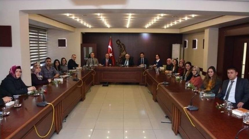 Vali Alimoğlu Aday Öğretmenlerle Bir Araya Geldi