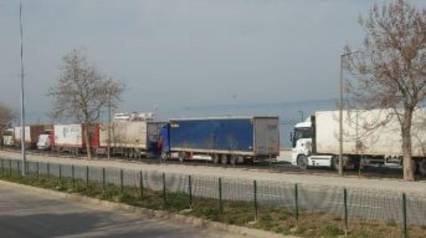 Sis A&ccedil;ıldı, Kuyruk Devam Ediyor