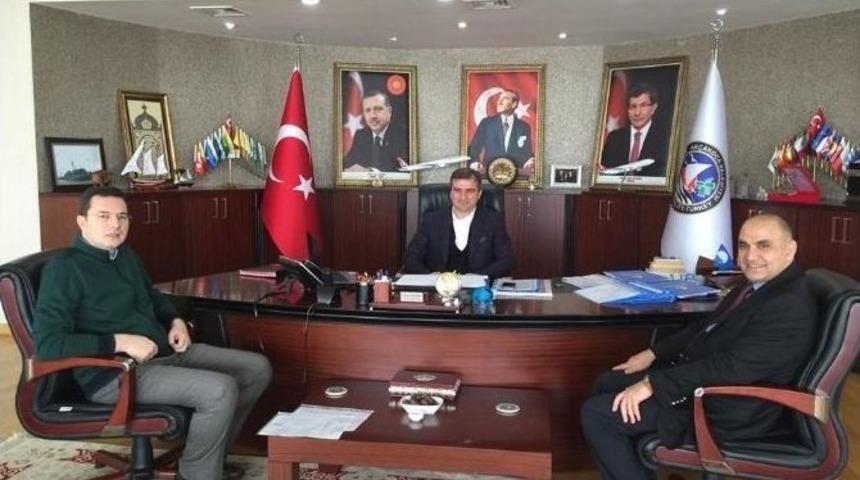 &Uuml;niversiteden Ak&ccedil;akoca Belediye Başkanı&rsquo;na Ve Milli Eğitim M&uuml;d&uuml;r&uuml;&rsquo;ne Ziyaret