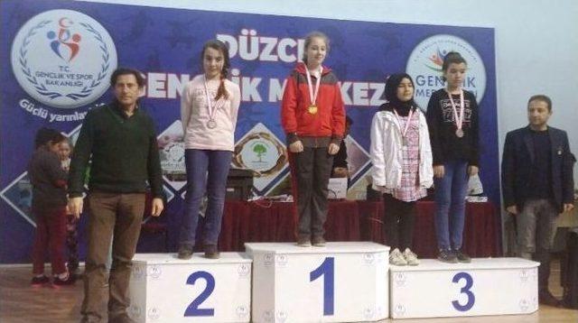 Satran&ccedil; Turnuvasına 270 Sporcu Katıldı 1