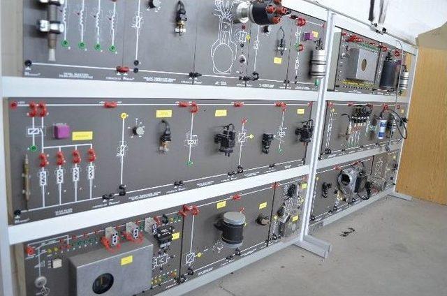 &Ccedil;orlu Myo Mercedes-benz Uygulamalı Eğitim Anlaşması Genişletildi 1