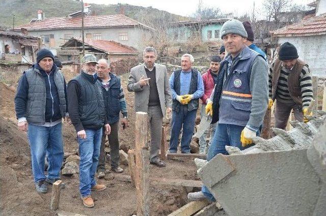 Sarıcakaya’da Virane Alanlar Park Ve Meydan Oluyor