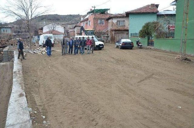 Sarıcakaya’da Virane Alanlar Park Ve Meydan Oluyor