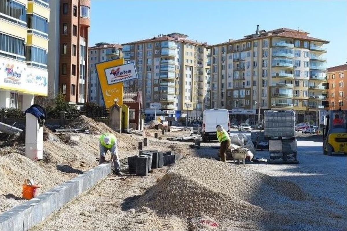 Fahri Kayahan Bulvarında &Uuml;st Yapı &Ccedil;alışmalarına Devam Ediliyor