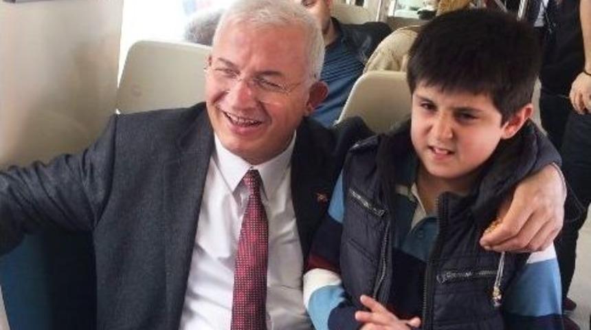 Başkan Da İşine Hızlı Trenle Gidiyor