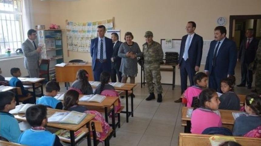 Yardımlar &Ouml;ğrencilere Dağıtıldı