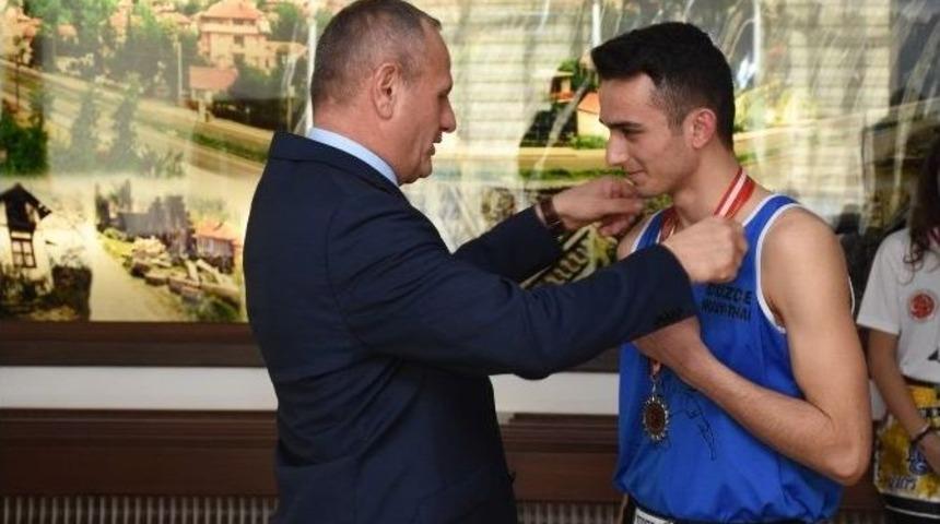 Muay Thai Ekibinden Başkan Keleş&rsquo;e Ziyaret