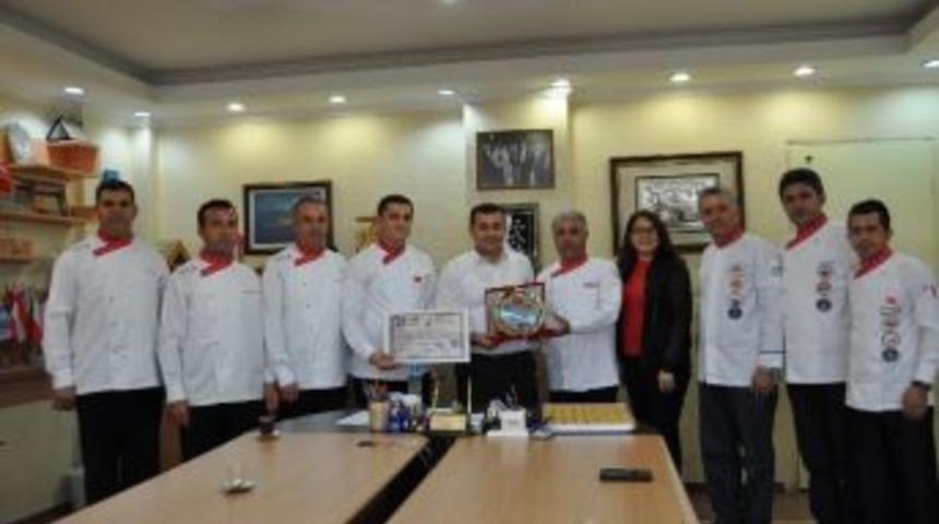 Aş&ccedil;ılardan Başkan Y&uuml;cel&rsquo;e Destek Teşekk&uuml;r&uuml;