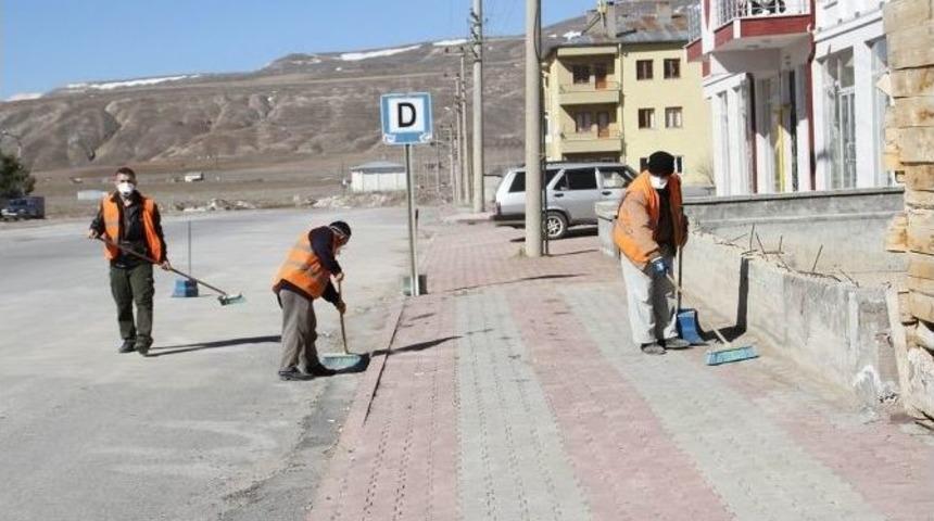 Sivas&rsquo;ta Belediye Ekipleri Bahar Temizliğine Başladı