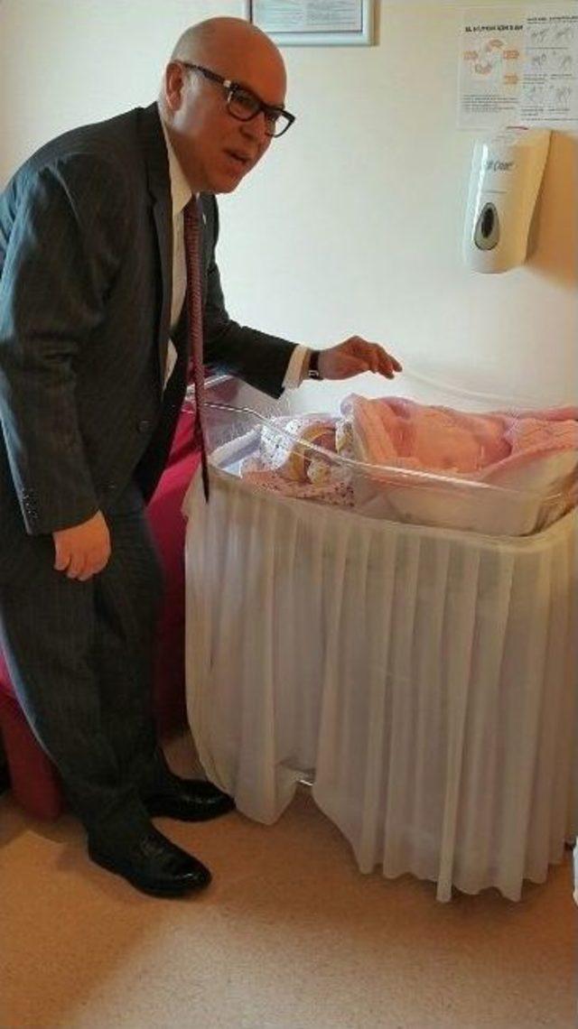 4000. Bebek Paketini Başkan Eşkinat Verdi 1