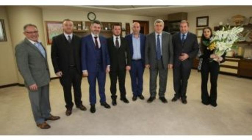 Başkan Karaosmanoğlu, Emlak&ccedil;ıları Ve Balkan G&ouml;&ccedil;menlerini Konuk Etti