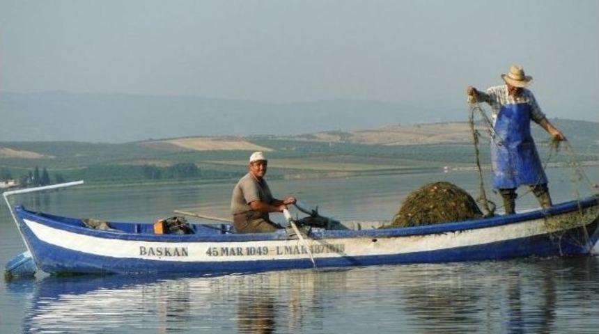 Manisa’da Su Ürünleri Av Yasakları Başladı