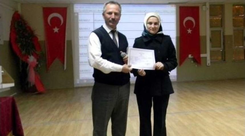 Danışman &Ouml;ğretmenler Sertifikalarını Aldı