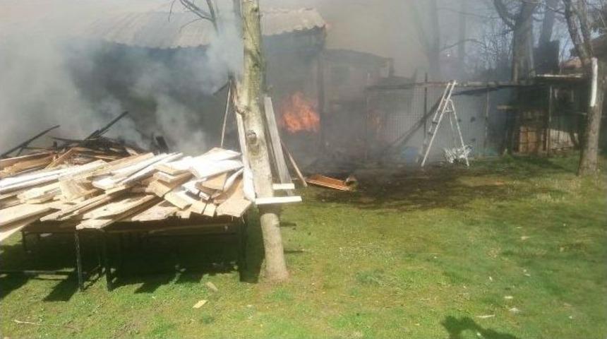 Barakadaki T&uuml;m Eşyalar Yandı, Kur&rsquo;an-ı Kerim Yanmadı