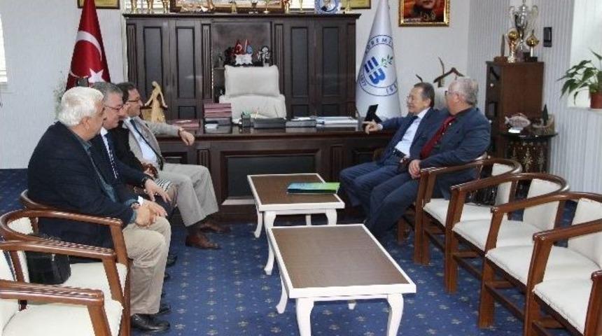 Başkan Uğur, Edremit Belediyesini Ziyaret Etti