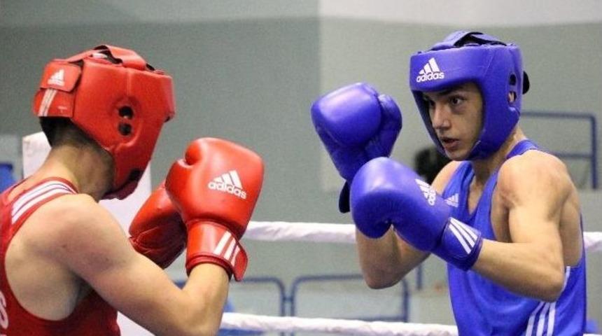 &Uuml;niversiteli Gen&ccedil;ler Ordu&rsquo;da Ringe &Ccedil;ıktı