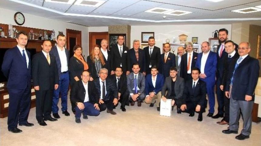 İnşaat M&uuml;hendislerinin İlk Ziyareti Başkan Karaosmanoğlu&rsquo;na Oldu