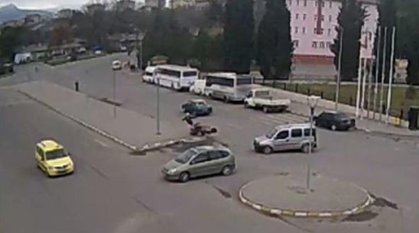 Karab&uuml;k&rsquo;te Trafik Kazaları Mobese Kamerasında