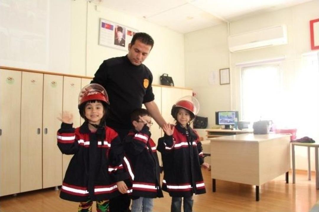 İtfaiye Erlerinden Minik &Ouml;ğrencilere Uygulamalı Eğitim