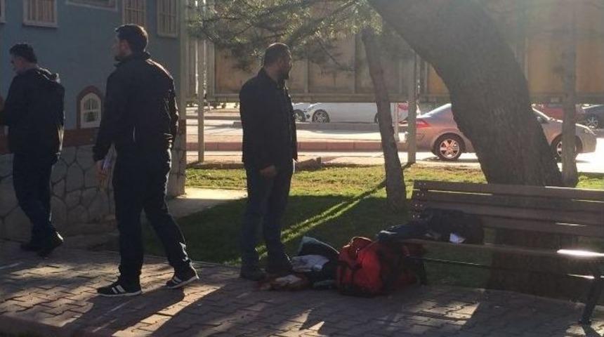 Ş&uuml;pheli &Ccedil;anta&rsquo;dan Kıyafet &Ccedil;ıktı