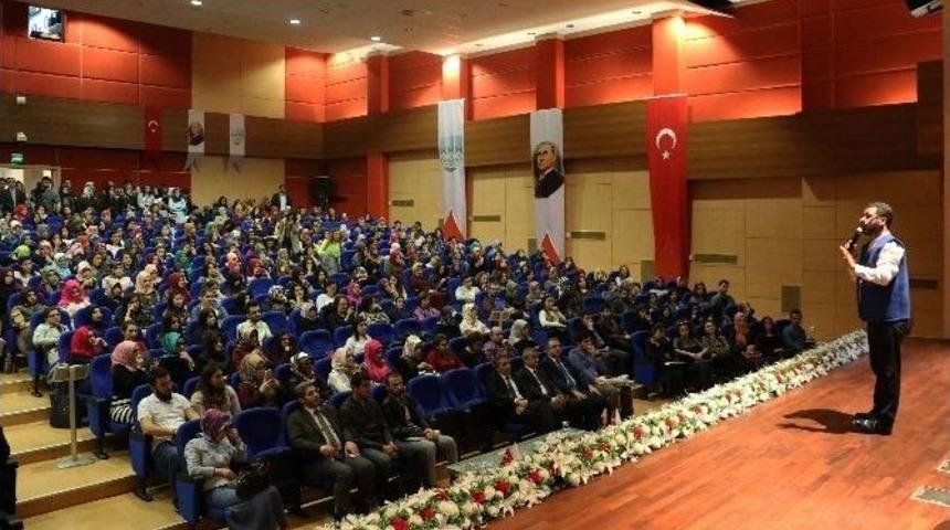 Kb&uuml;&rsquo;de "aşkın G&ouml;zyaşları Yunus Emre" S&ouml;yleşisi