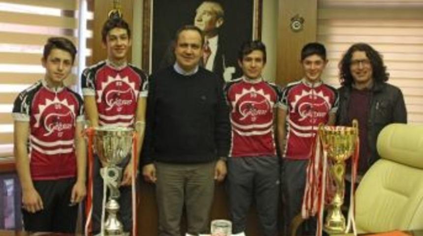 Bisiklet Takımından Başkan Aksu&rsquo;ya Ziyaret