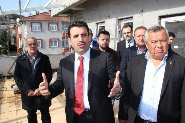 Ak Parti Yöneticileri Vergi Dairesi İnşaatını İnceledi