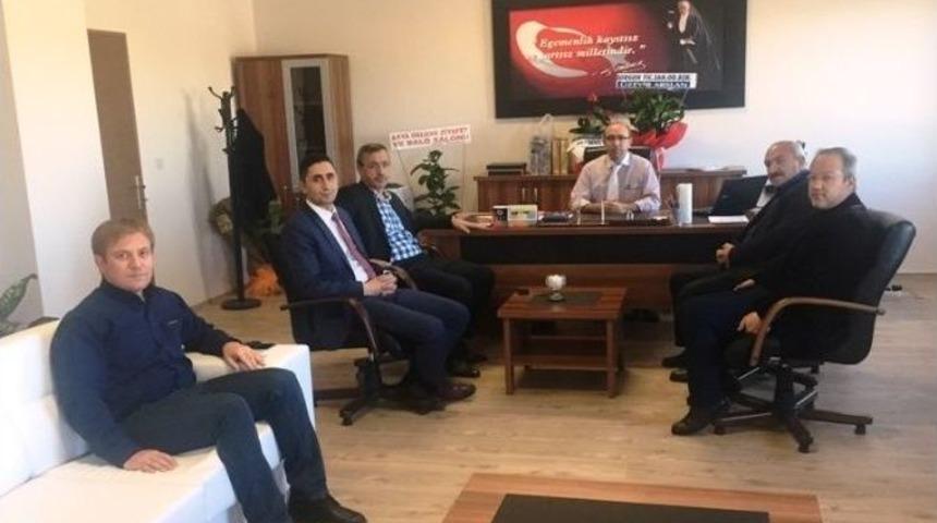 Sorgun Tso&rsquo;dan Y&uuml;ksek Okul M&uuml;d&uuml;r&uuml; Do&ccedil;.dr İsmail Akdeniz&rsquo;e Hayırlı Olsun Ziyareti