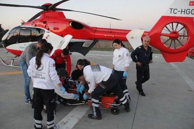 Minibüsün Çarptığı Yaşlı Kadının Yardımına Ambulans Helikopter Yetişti