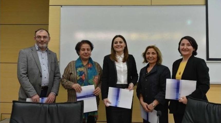 Sakarya &Uuml;niversitesi&rsquo;nde &ldquo;hemşirelikte Etik&rdquo; Paneli D&uuml;zenlendi