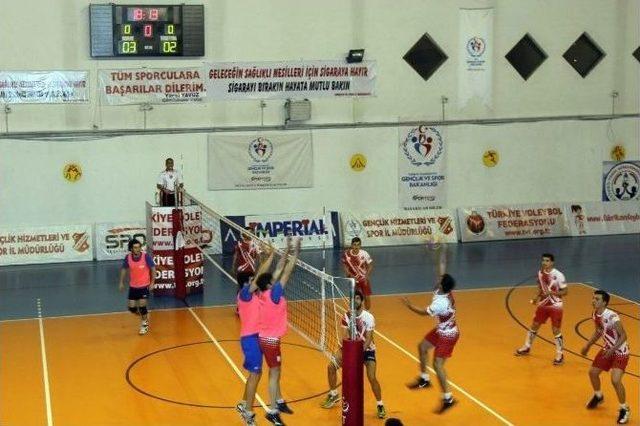 Torul’da Kaymakamlık Kupası Voleybol Turnuvası Başladı