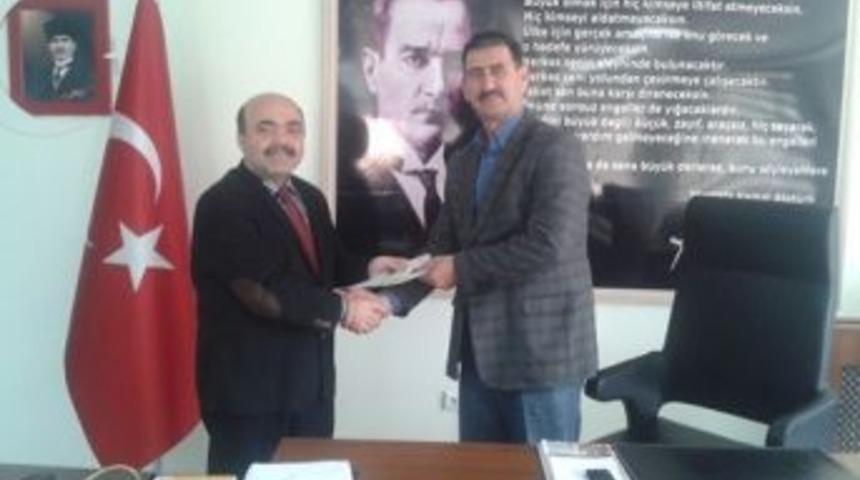 Başkan Demir, &Ouml;ğrencilere &rsquo;interaktif Eğitim Hizmeti&rsquo; Seti Hediye Etti