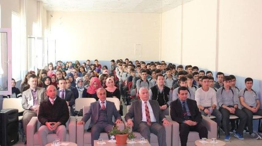 Başkan Şahin Kariyer G&uuml;nlerinde Liderliği Anlattı