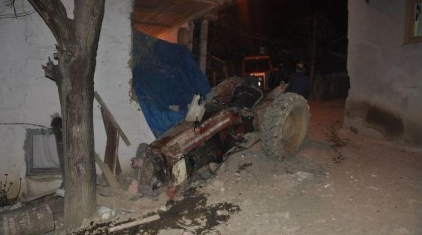 Trakt&ouml;r&uuml;n Altına Kalan Yaşlı &Ccedil;ift&ccedil;i Hayatını Kaybetti