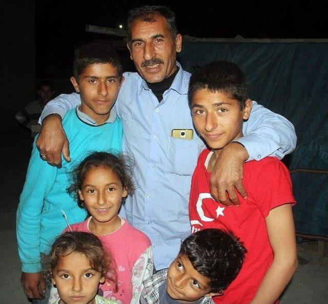 (özel) Kaçan Çocuklarına Kavuşan Annenin Sevinç Gözyaşları 2