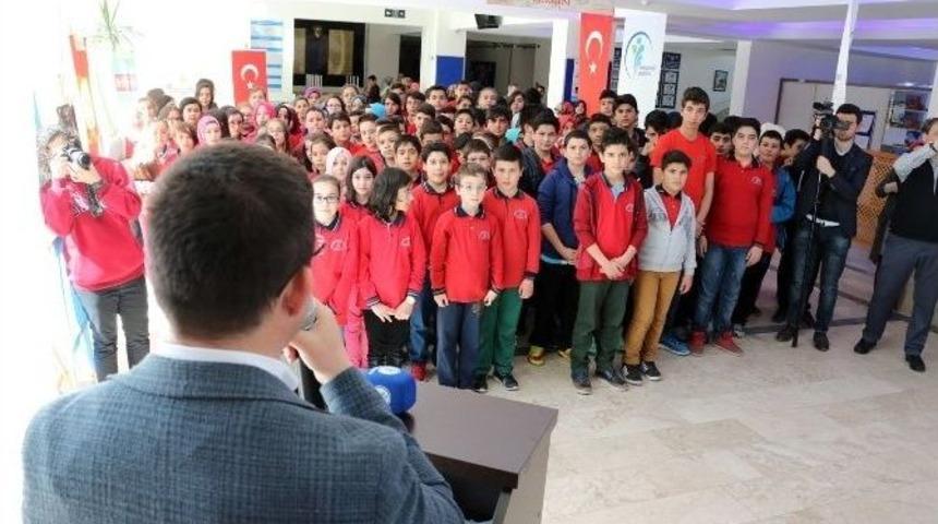 Merkezefendi’den Öğrencilere Kitap Hediyesi