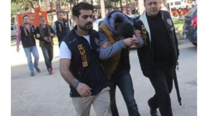 160 Bin Kişiyi Dolandıran Baba-oğul Tutuklandı