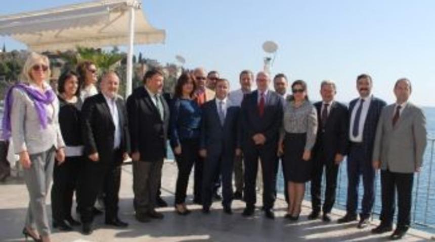 Emniyet M&uuml;d&uuml;r&uuml; Tonbul, Konsoloslarla Biraraya Geldi