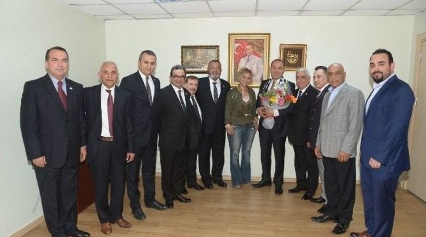 Beşiktaşlı İş Adamları Başkan H&uuml;seyin S&ouml;zl&uuml;&rsquo;y&uuml; Ziyaret Etti