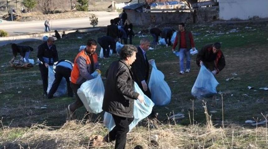 Tunceli Belediyesi&rsquo;nden &Ccedil;evre Temizliği