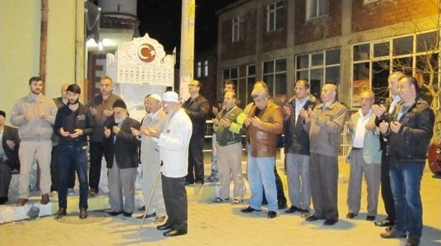 Hisarcık&rsquo;ta Umre Kafilesi Dualarla Uğurlandı