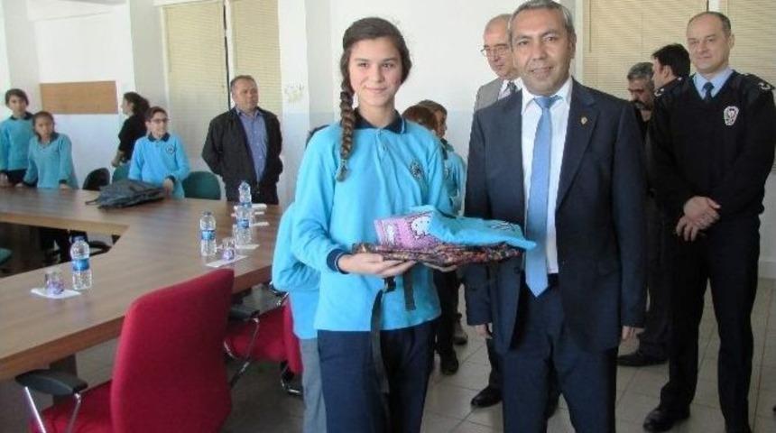 Polis, Zeytink&ouml;yl&uuml; 50 &Ccedil;ocuğun Y&uuml;z&uuml;n&uuml; G&uuml;ld&uuml;rd&uuml;