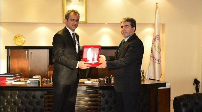 Gen&ccedil; İlahiyat Yeniden B&uuml;lent Ecevit &Uuml;niversitesi&rsquo;nde Program Ger&ccedil;ekleştirdi